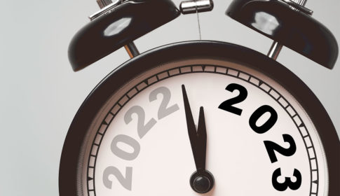 clock with 2022 and 2023 years